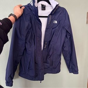 The North Face Resolve Jacket in Small cosmic blue/arctic